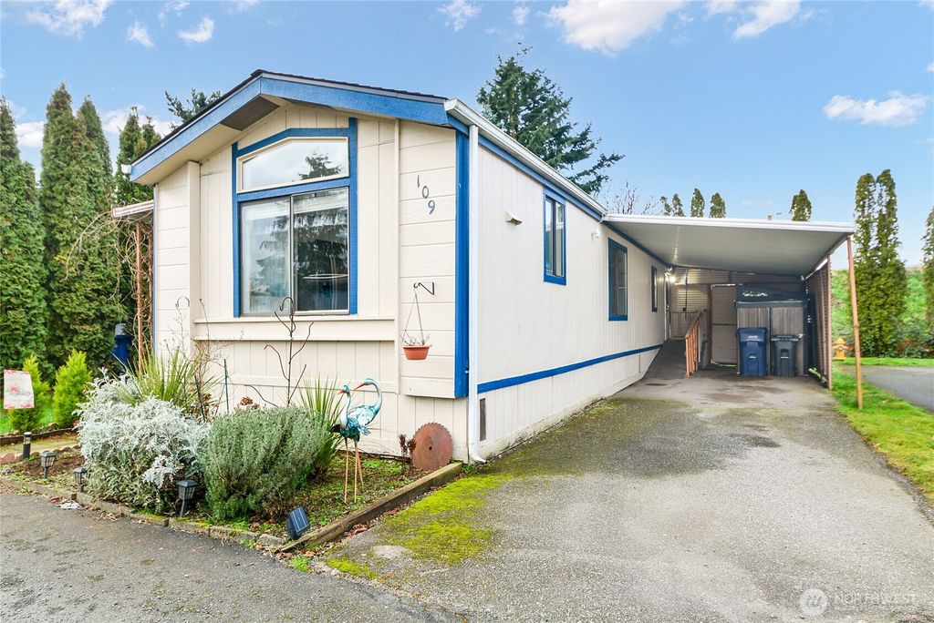 Photo of 16600 25th Avenue NE #109, Marysville, WA 98271 (MLS # 2479015)