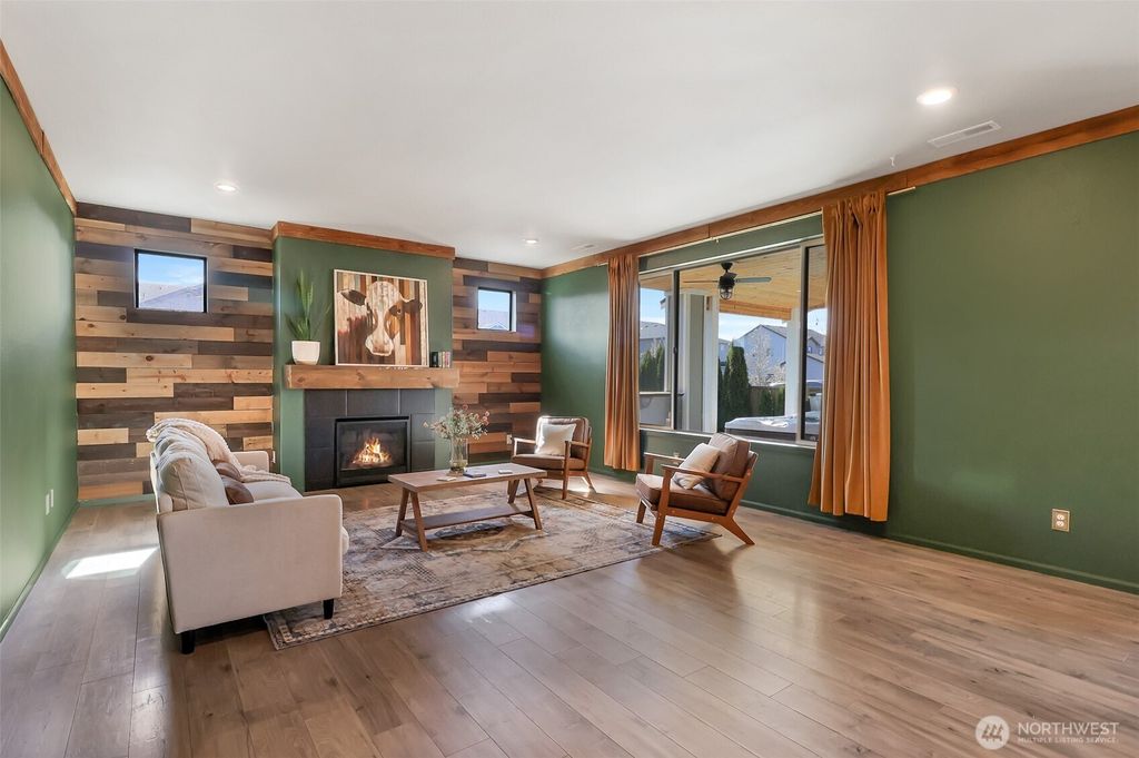 Photo of 650 McKinley Street, Enumclaw, WA 98022 (MLS # 2493372)