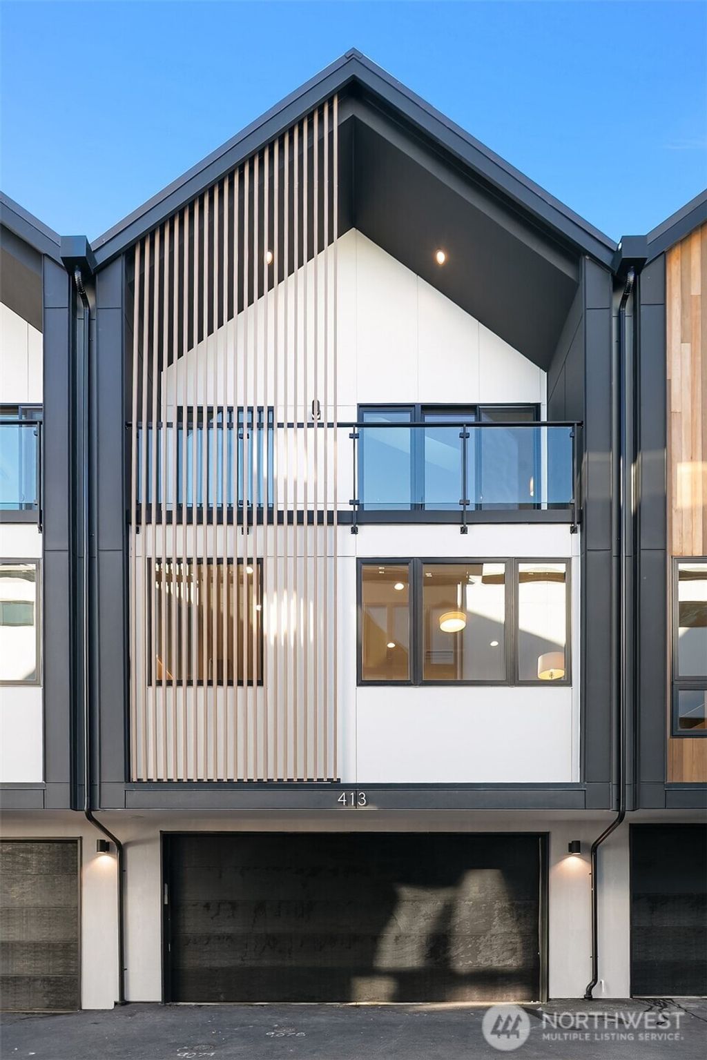 Photo of 413 99th Avenue NE, Bellevue, WA 98004 (MLS # 2471373)