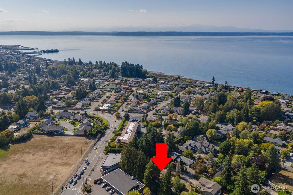 Photo of 1030 Grandview Street, Edmonds, WA 98020 (MLS # 2431444)