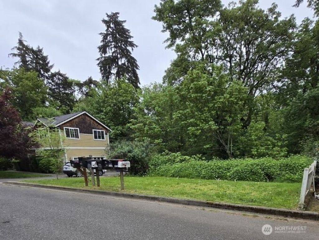 Photo of 22518 13th Avenue S, Des Moines, WA 98198 (MLS # 2520193)