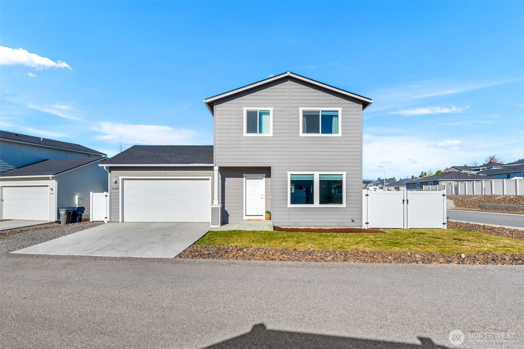 Photo of 2338 SE Marlette Road, East Wenatchee, WA 98802 (MLS # 2499206)
