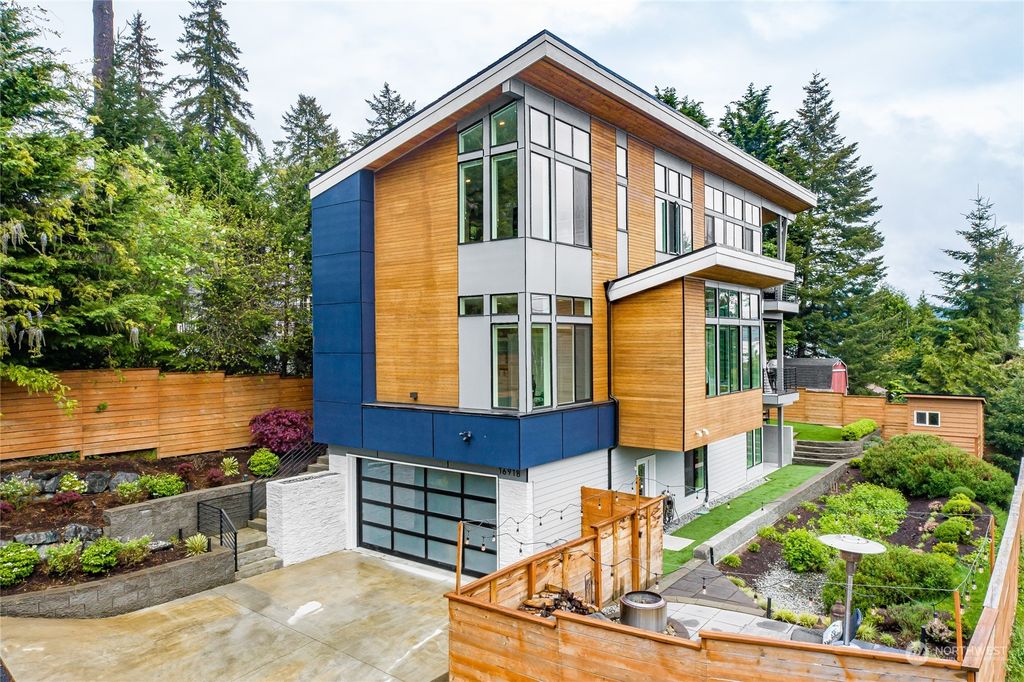 Photo of 16918 SE 34th Street, Bellevue, WA 98008 (MLS # 2058443)