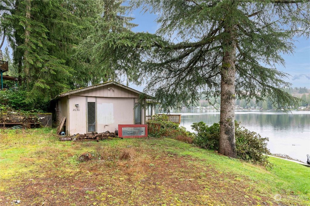 Photo of 2030 S Lake Roesiger Road, Snohomish, WA 98290 (MLS # 2206370)