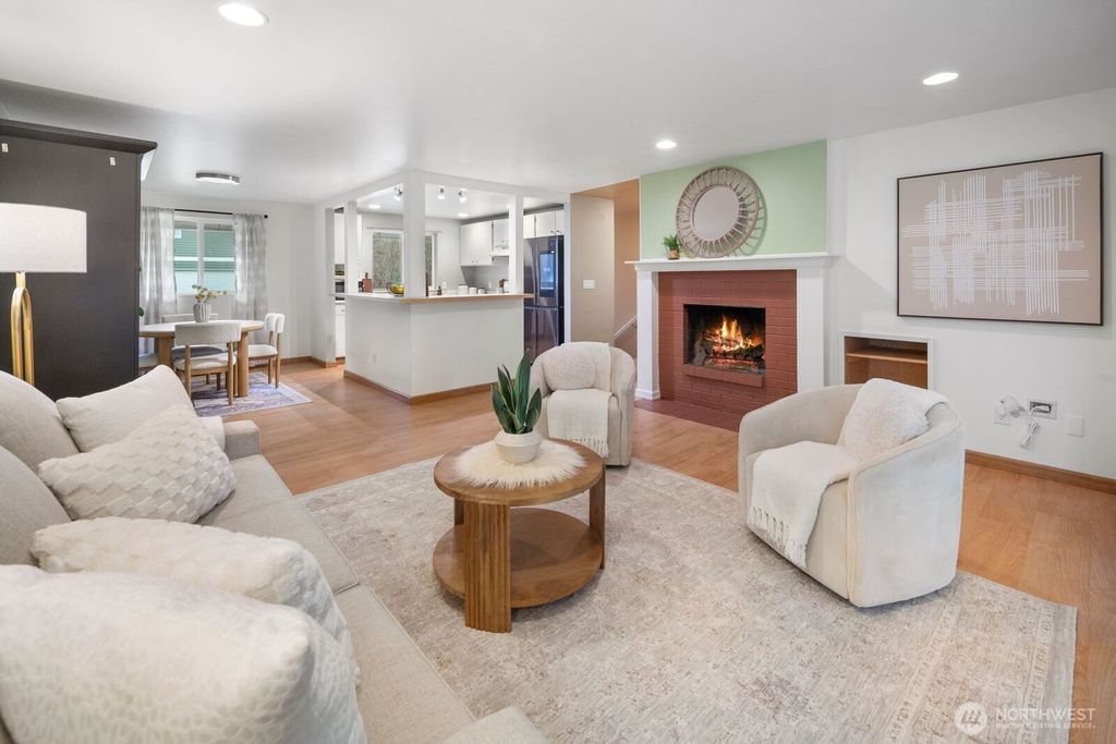 Photo of 5612 159th Place NE, Redmond, WA 98052 (MLS # 2465663)