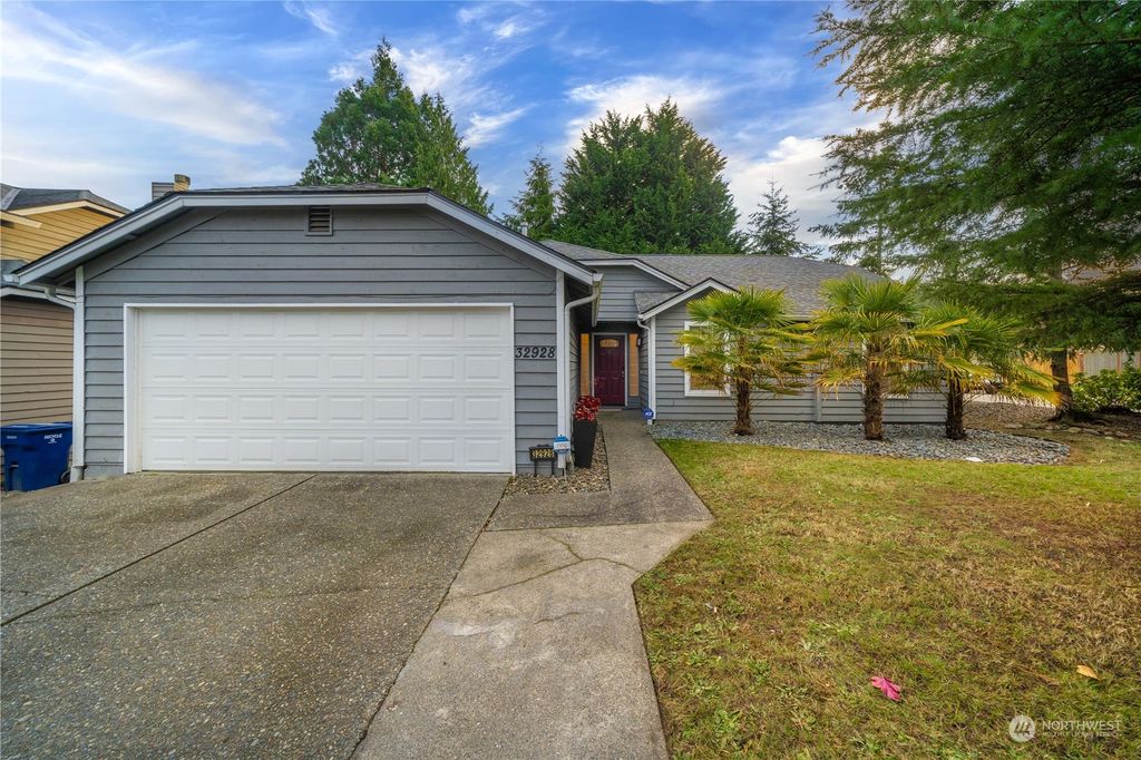 Photo of 32928 17th Avenue SW, Federal Way, WA 98023 (MLS # 2314679)