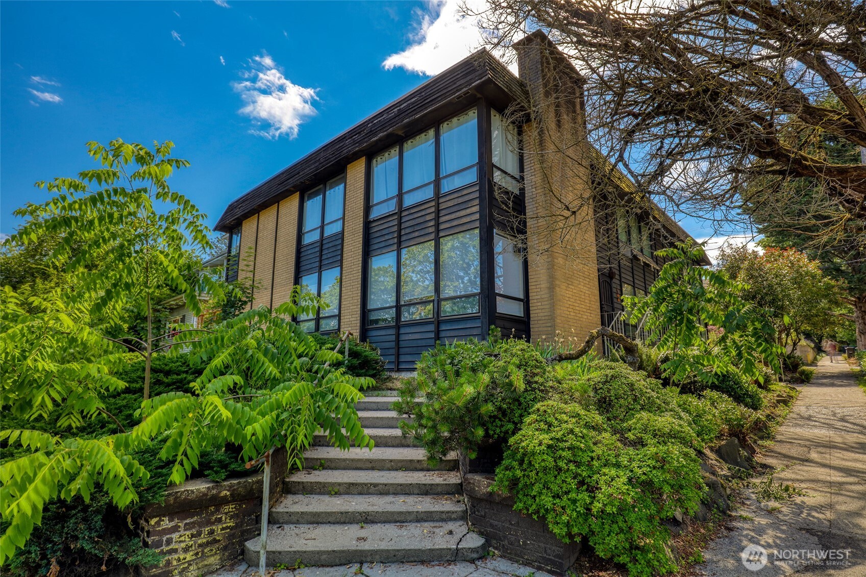 1441 E Aloha Street