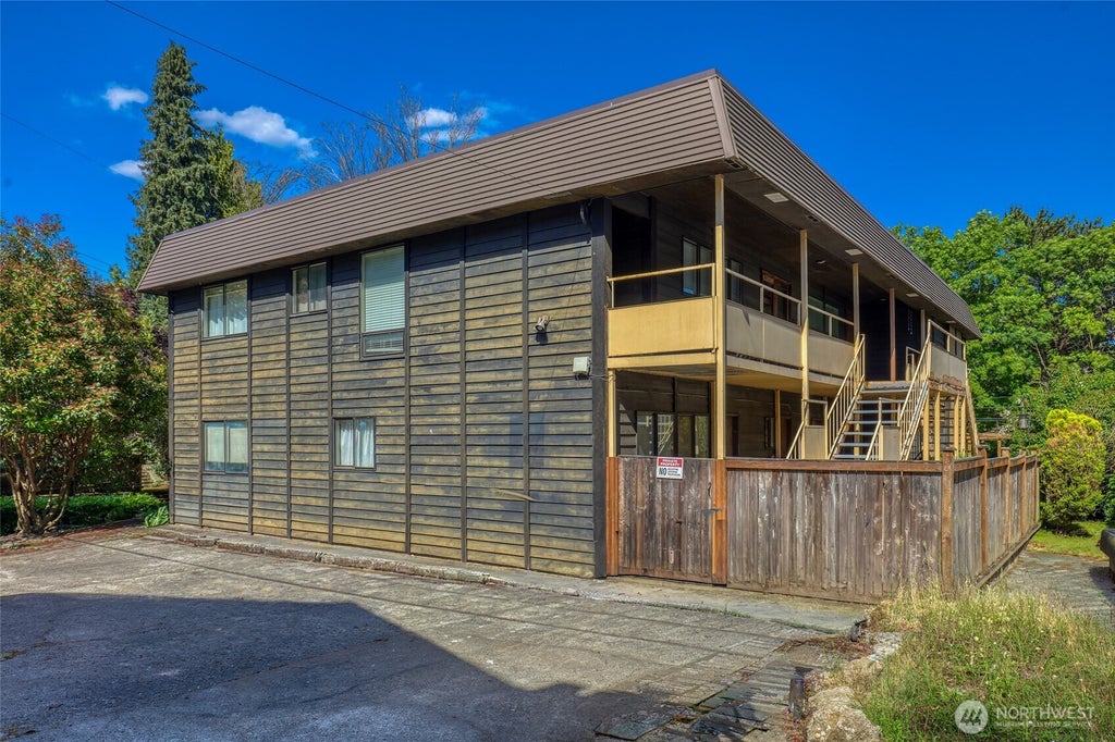 Photo of 1441 E Aloha Street, Seattle, WA 98112 (MLS # 2541093)