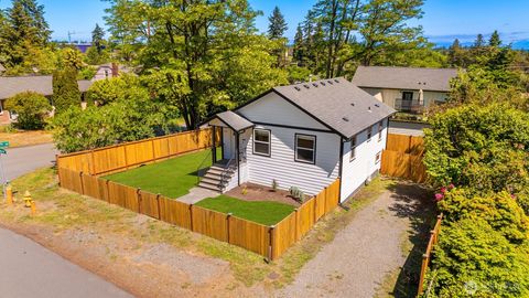 Photo of 11558 Fremont Avenue N #A, Seattle, WA 98133 (MLS # 2530751)