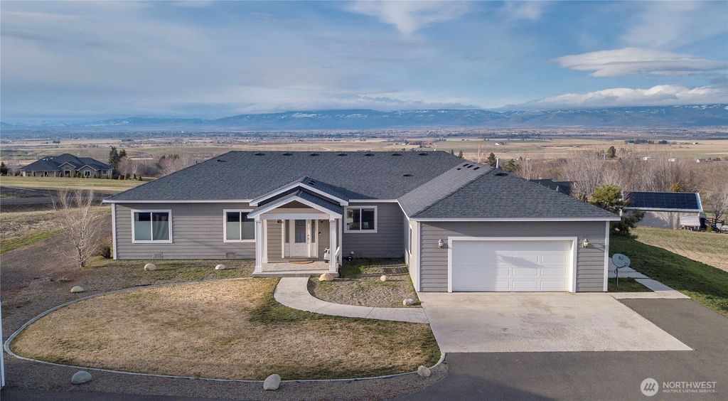 Photo of 480 Edgemont Loop Road, Ellensburg, WA 98926 (MLS # 2494209)