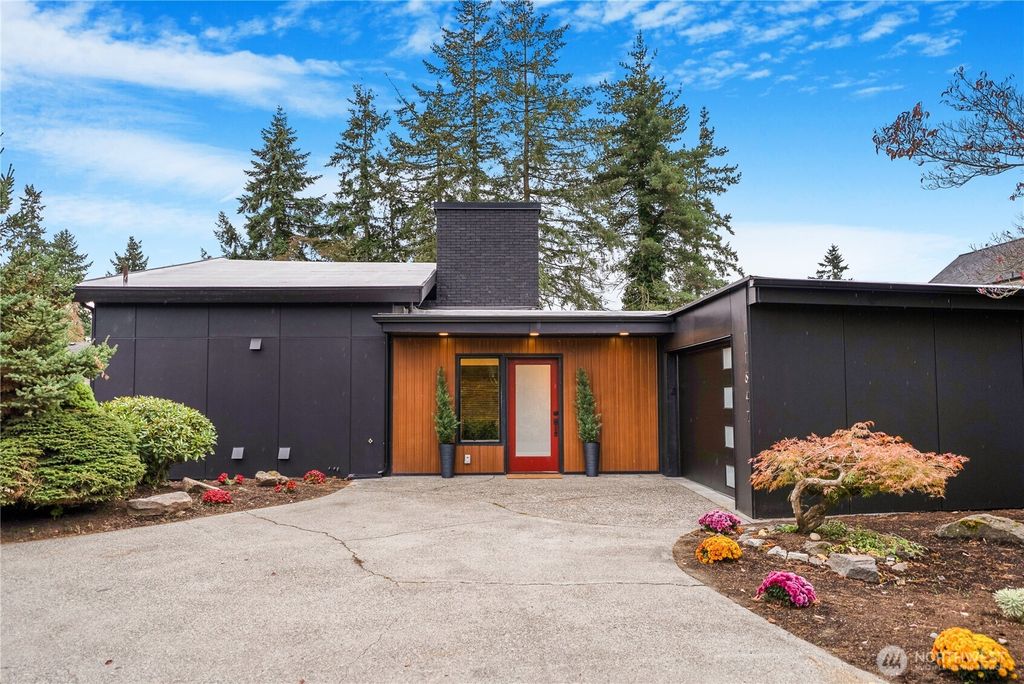 Photo of 11647 Beacon Avenue S #1, Seattle, WA 98178 (MLS # 2449264)