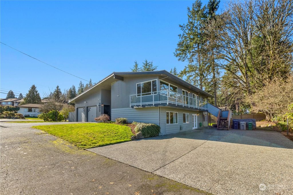 Photo of 10417 9th Avenue S, Seattle, WA 98168 (MLS # 2201369)