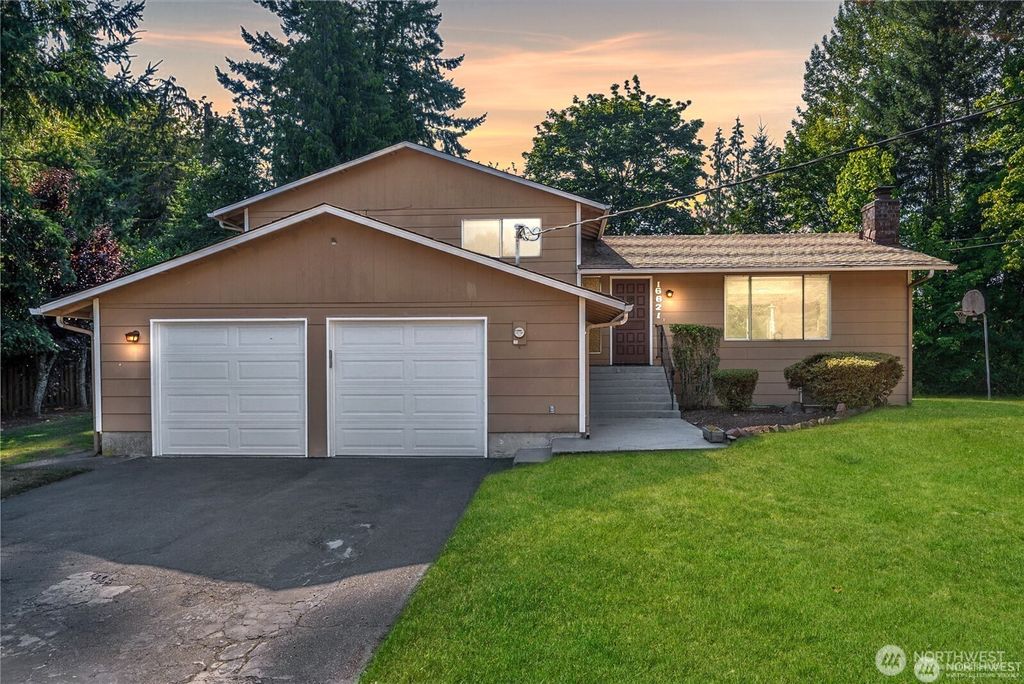 Photo of 16621 188th Avenue SE #2&amp;3, Renton, WA 98058 (MLS # 2427392)