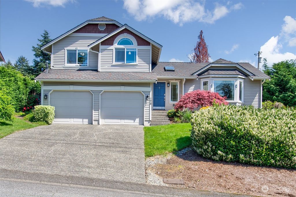 Photo of 7918 115th Avenue SE, Newcastle, WA 98056 (MLS # 2066643)