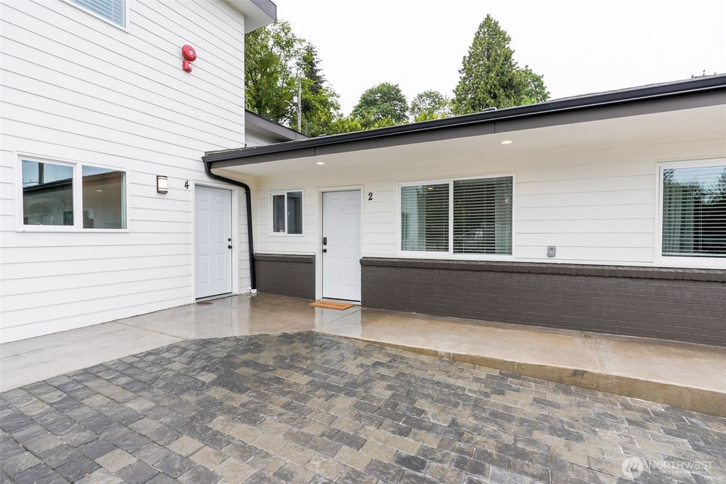 Photo of 10009 Des Moines Memorial Drive S, Seattle, WA 98168 (MLS # 2334287)