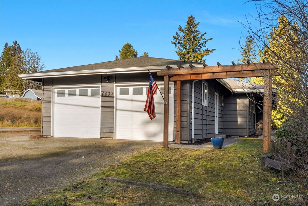 Photo of 4632 S 164th Street, Tukwila, WA 98188 (MLS # 2325419)