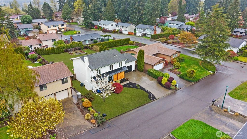 Photo of 13080 SE 160th Place, Renton, WA 98058 (MLS # 2507185)