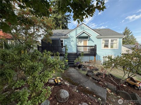Photo of 618 N 125th Street, Seattle, WA 98133 (MLS # 2443898)