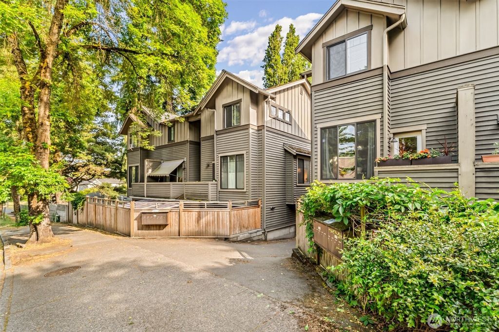 Photo of 1019 NE 125th Street #C, Seattle, WA 98125 (MLS # 2397530)