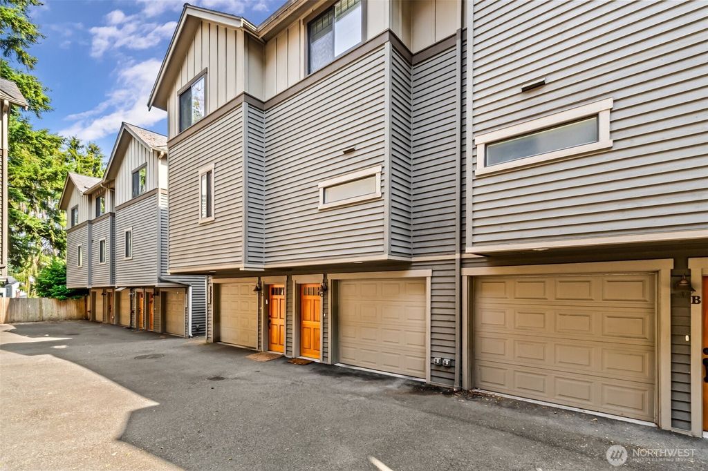 Photo of 1019 NE 125th Street #C, Seattle, WA 98125 (MLS # 2397530)