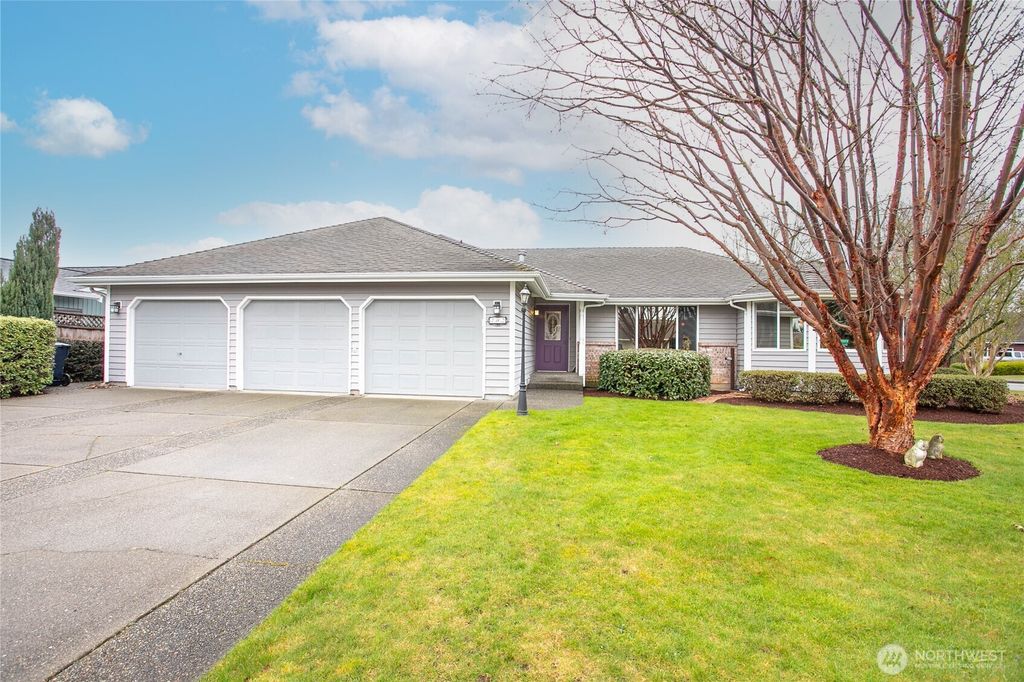 Photo of 702 Woodview Court, Lynden, WA 98264 (MLS # 2487670)