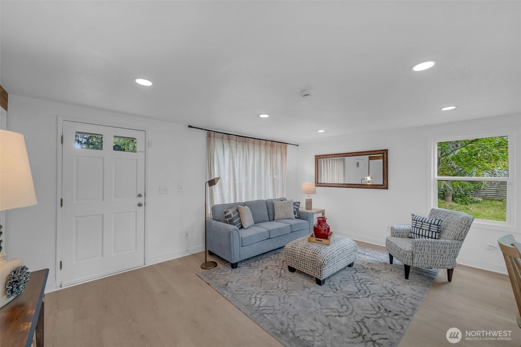 Photo of 6904 S 124th Street, Seattle, WA 98178 (MLS # 2526055)