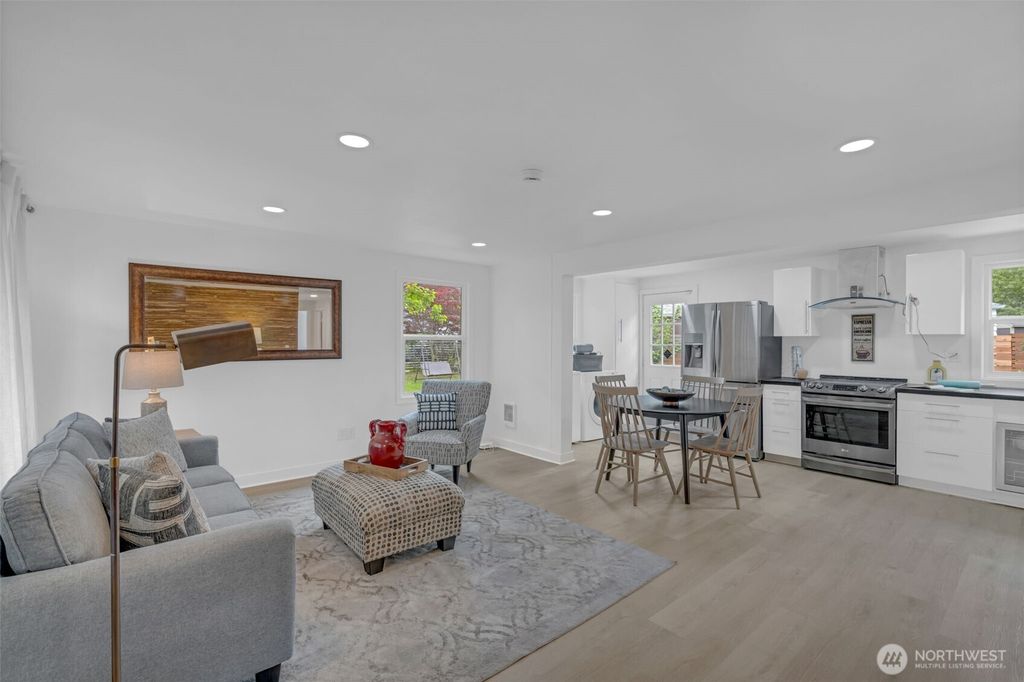 Photo of 6904 S 124th Street, Seattle, WA 98178 (MLS # 2526055)