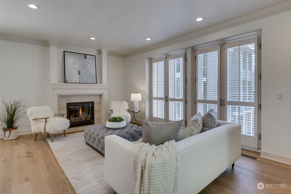 Photo of 616 Bellevue Way SE, Bellevue, WA 98004 (MLS # 2146059)