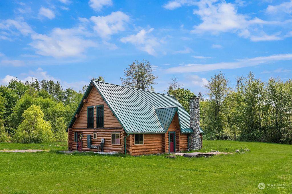 Photo of 4613 165th Drive SE, Snohomish, WA 98290 (MLS # 2069486)