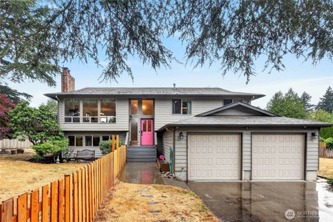 Photo of 2315 SW 118th Court, Burien, WA 98146 (MLS # 2578352)