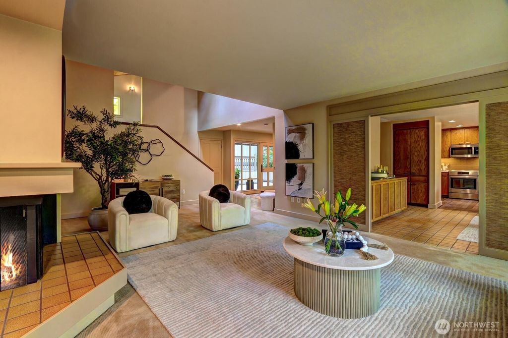 Photo of 265 98th Avenue NE, Bellevue, WA 98004 (MLS # 2394714)