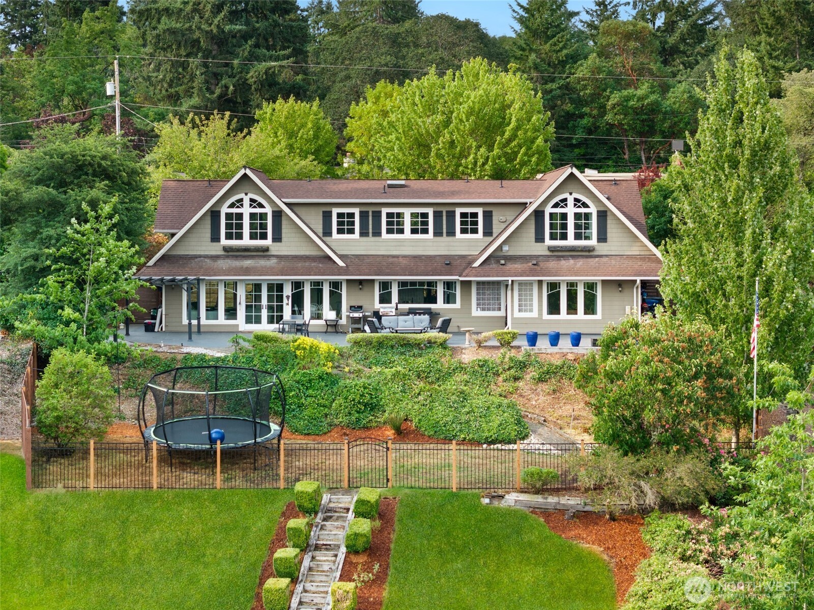 10841 Evergreen Terrace SW