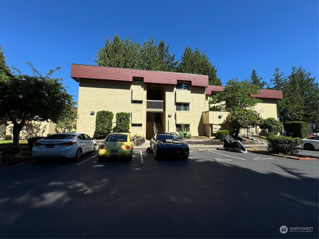 Photo of 14006 SE 6th Street #13, Bellevue, WA 98007 (MLS # 2261409)