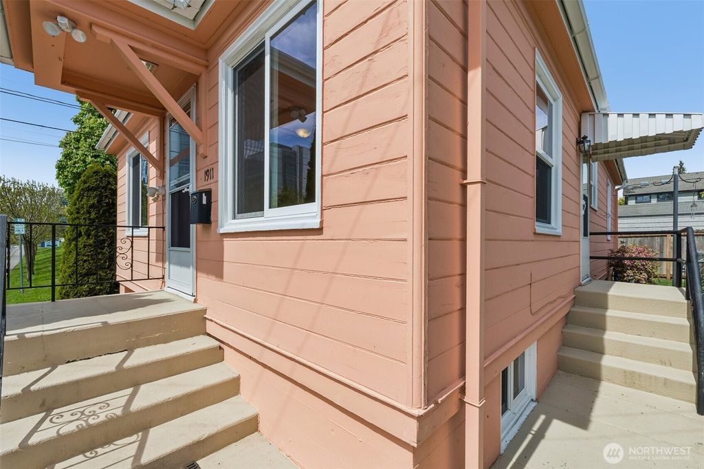 Photo of 1911 13th Street, Everett, WA 98201 (MLS # 2515130)
