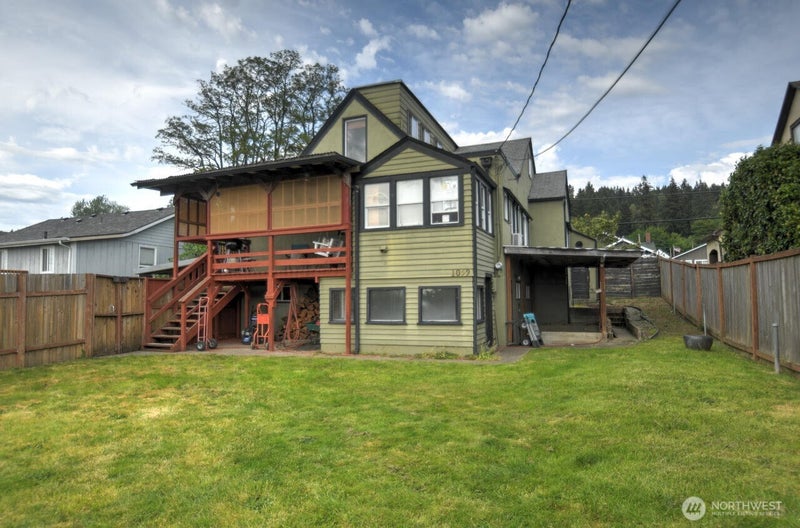 1059 S Market Boulevard