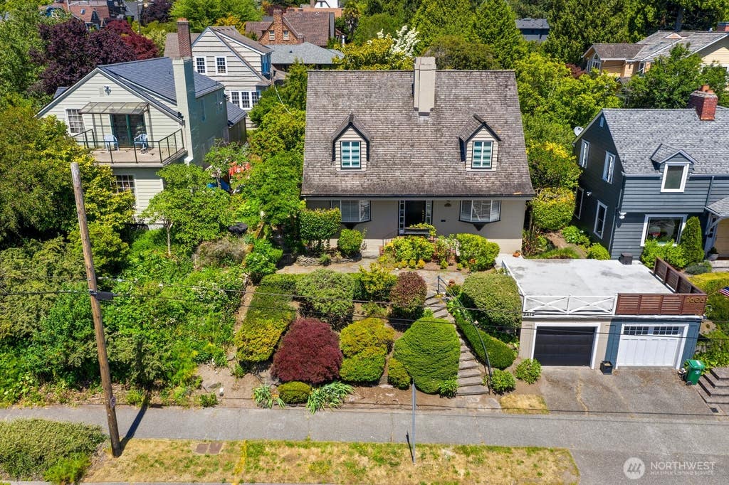 Photo of 2612 W Galer Street, Seattle, WA 98199 (MLS # 2539977)