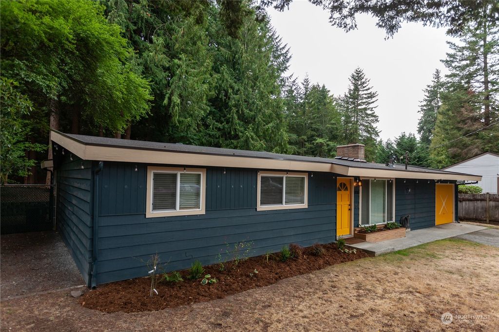 Photo of 5916 186 Place SW, Lynnwood, WA 98037 (MLS # 2161182)