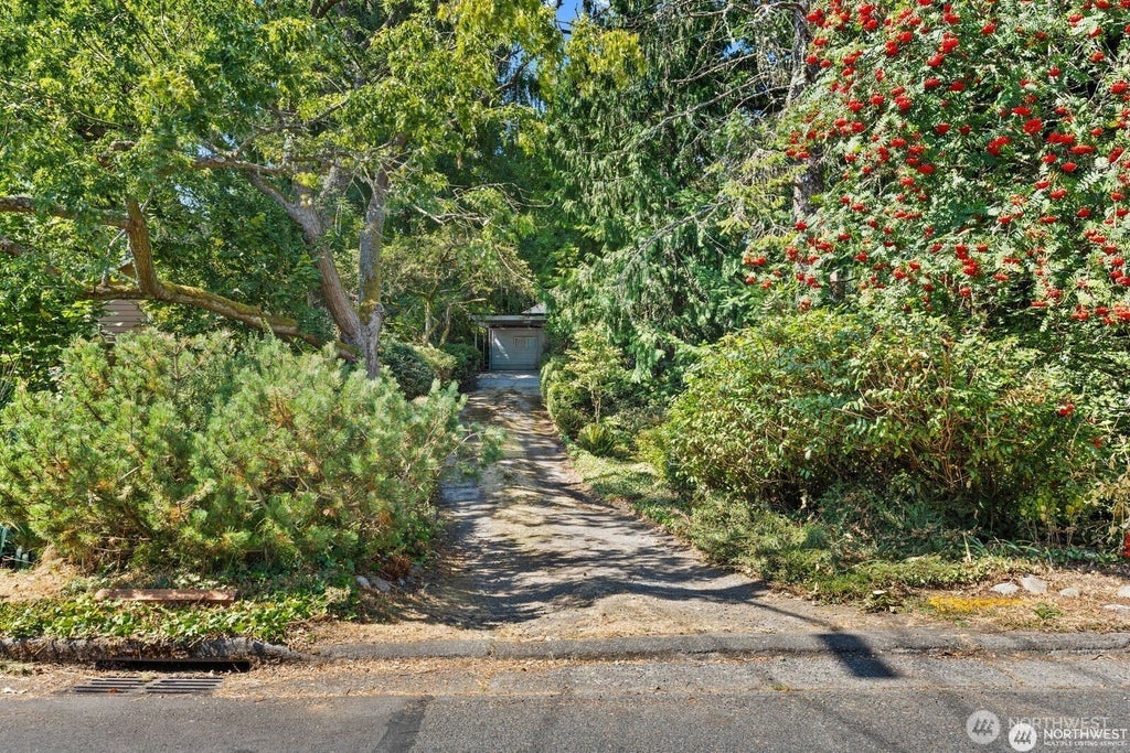 Photo of 9525 7th Avenue NW, Seattle, WA 98117 (MLS # 2589281)