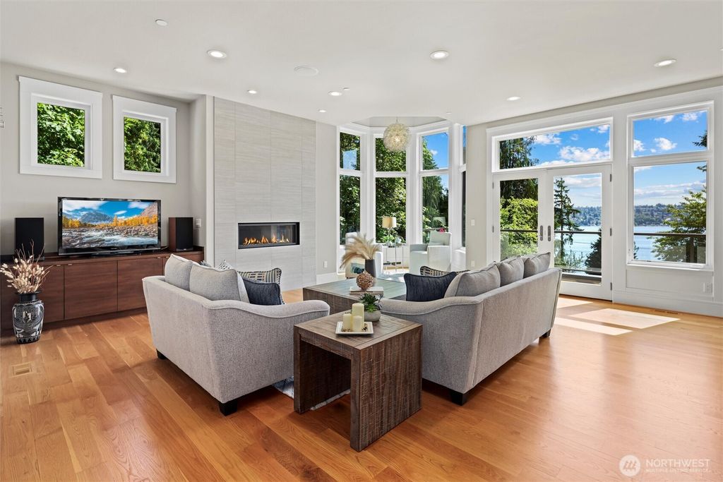 Photo of 8246 W Mercer Way, Mercer Island, WA 98040 (MLS # 2426792)