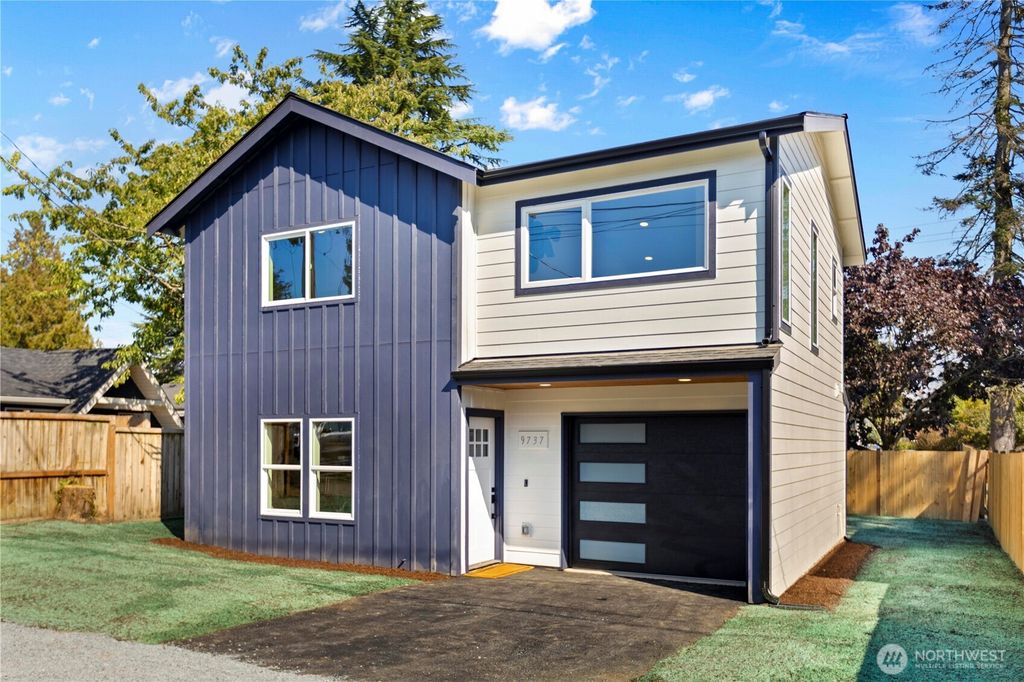 Photo of 9737 Evanston Avenue N, Seattle, WA 98103 (MLS # 2433855)