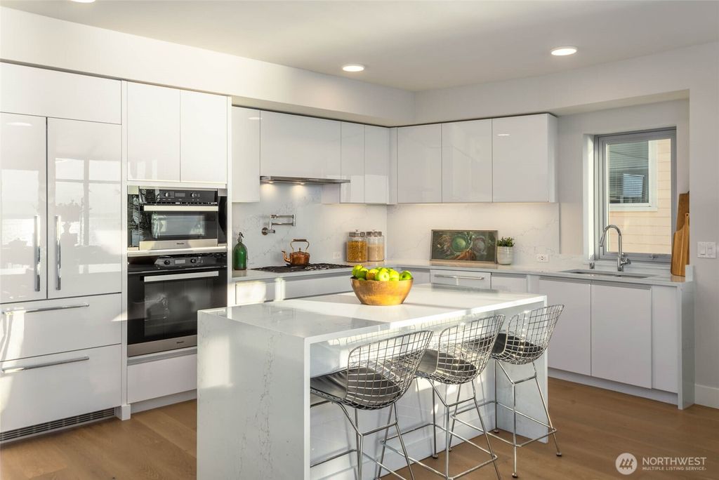 Photo of 1250 Alki Avenue SW #4A, Seattle, WA 98116 (MLS # 2485007)