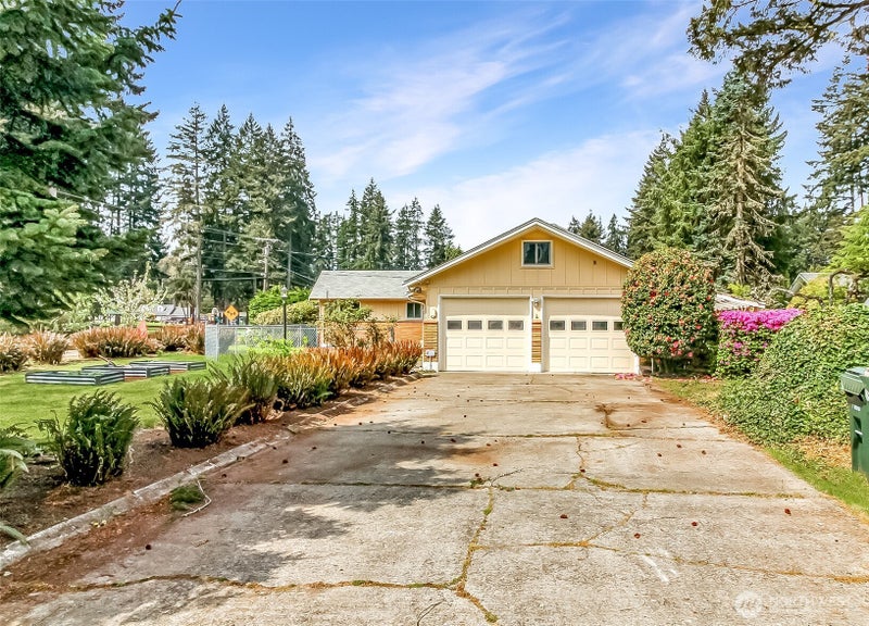 327 Logger Court SE