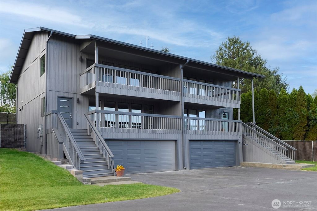 Photo of 3 Burning Tree Drive #3, Yakima, WA 98902 (MLS # 2500681)