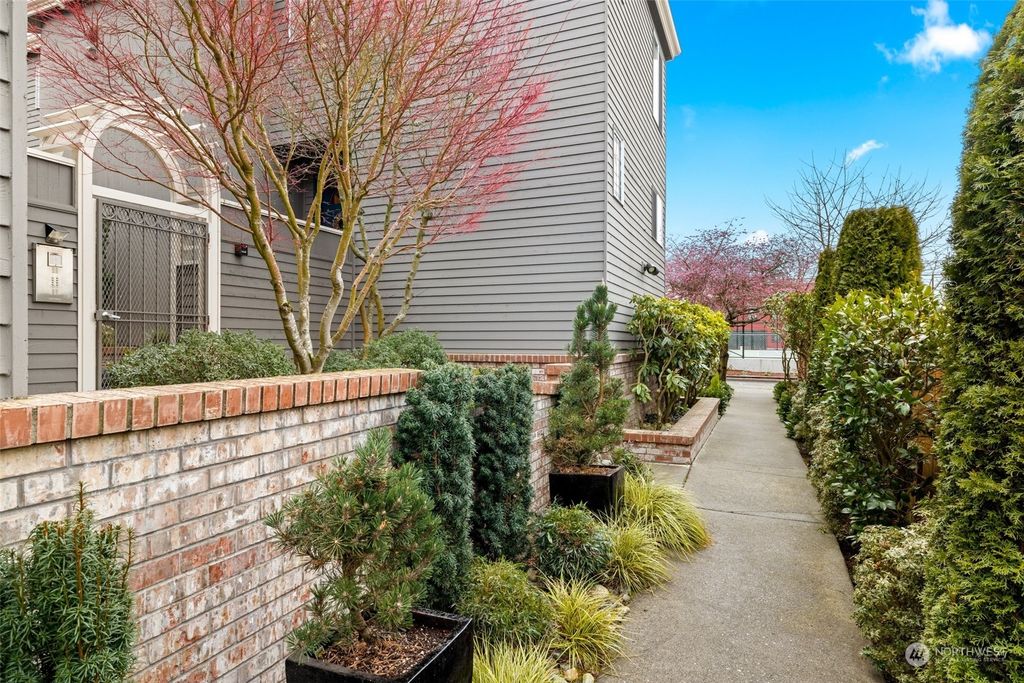 Photo of 610 Daley Street #B, Edmonds, WA 98020 (MLS # 2048250)