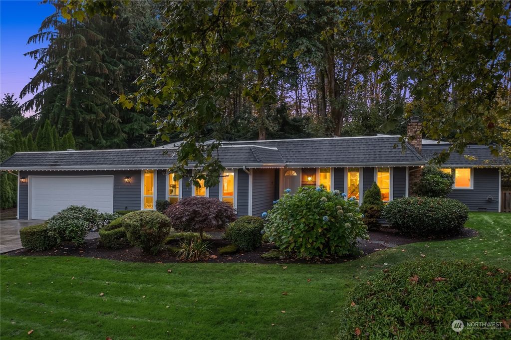 Photo of 20 Cascade Key, Bellevue, WA 98006 (MLS # 2010815)