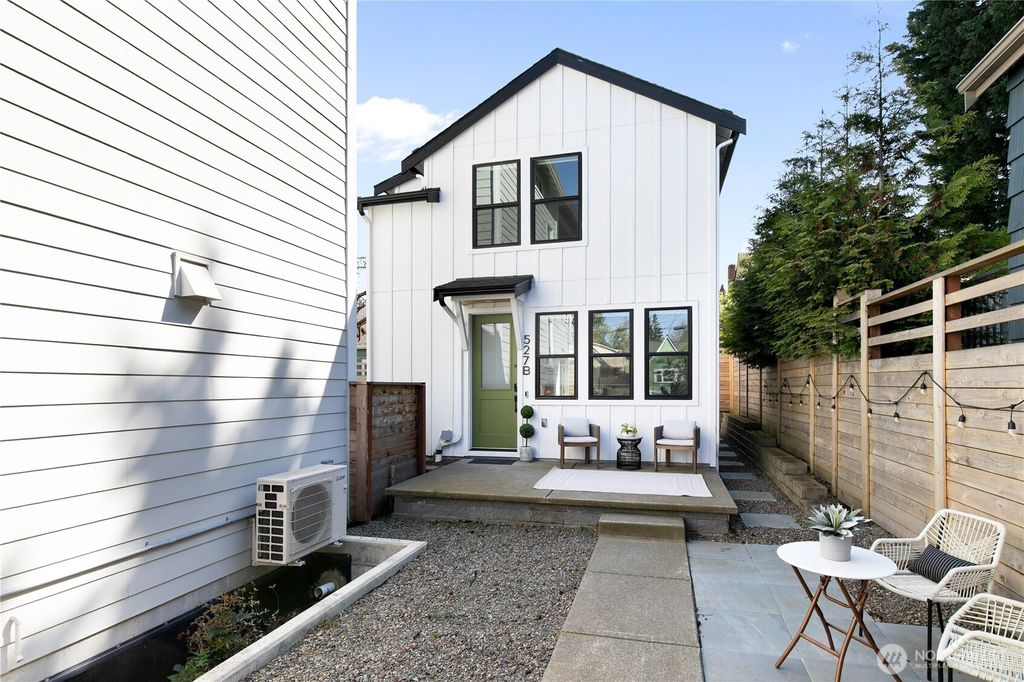Photo of 527 N 71st St #B, Seattle, WA 98103 (MLS # 2361818)