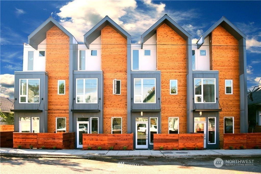 Photo of 6637 Carleton Avenue S #C, Seattle, WA 98108 (MLS # 2101885)