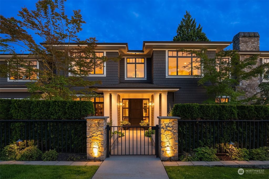 Photo of 9109 NE 35th Place, Yarrow Point, WA 98004 (MLS # 2250833)