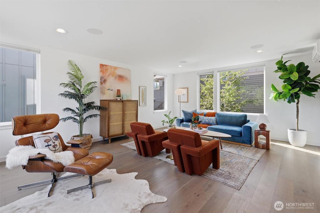 Photo of 2415 NE 77th Street, Seattle, WA 98115 (MLS # 2568431)