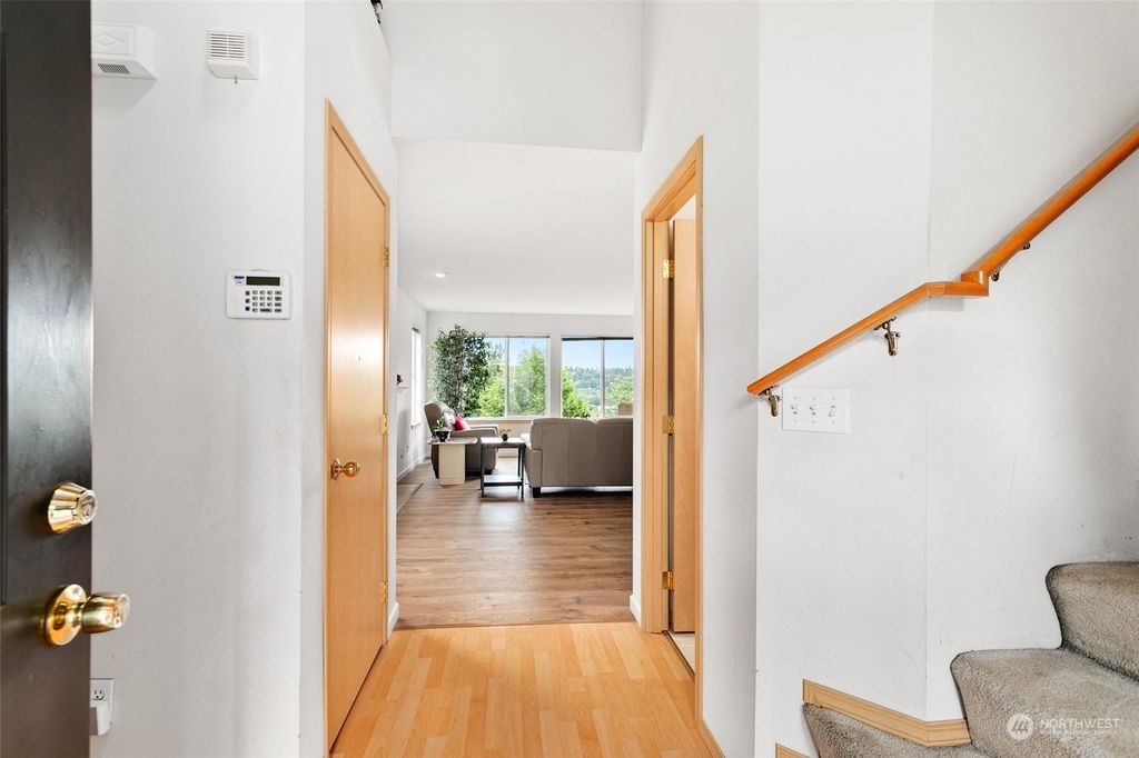 Photo of 4226 S 137th Street, Tukwila, WA 98168 (MLS # 2271399)